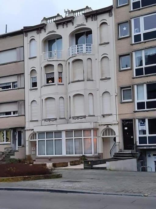 Villa Jean Gezellig Appartement Met Zeezicht Blankenberge Exterior foto